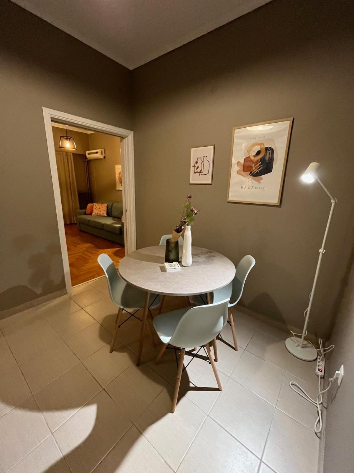 Acropolis, 2bd Erechthiou 21 23 * Athens