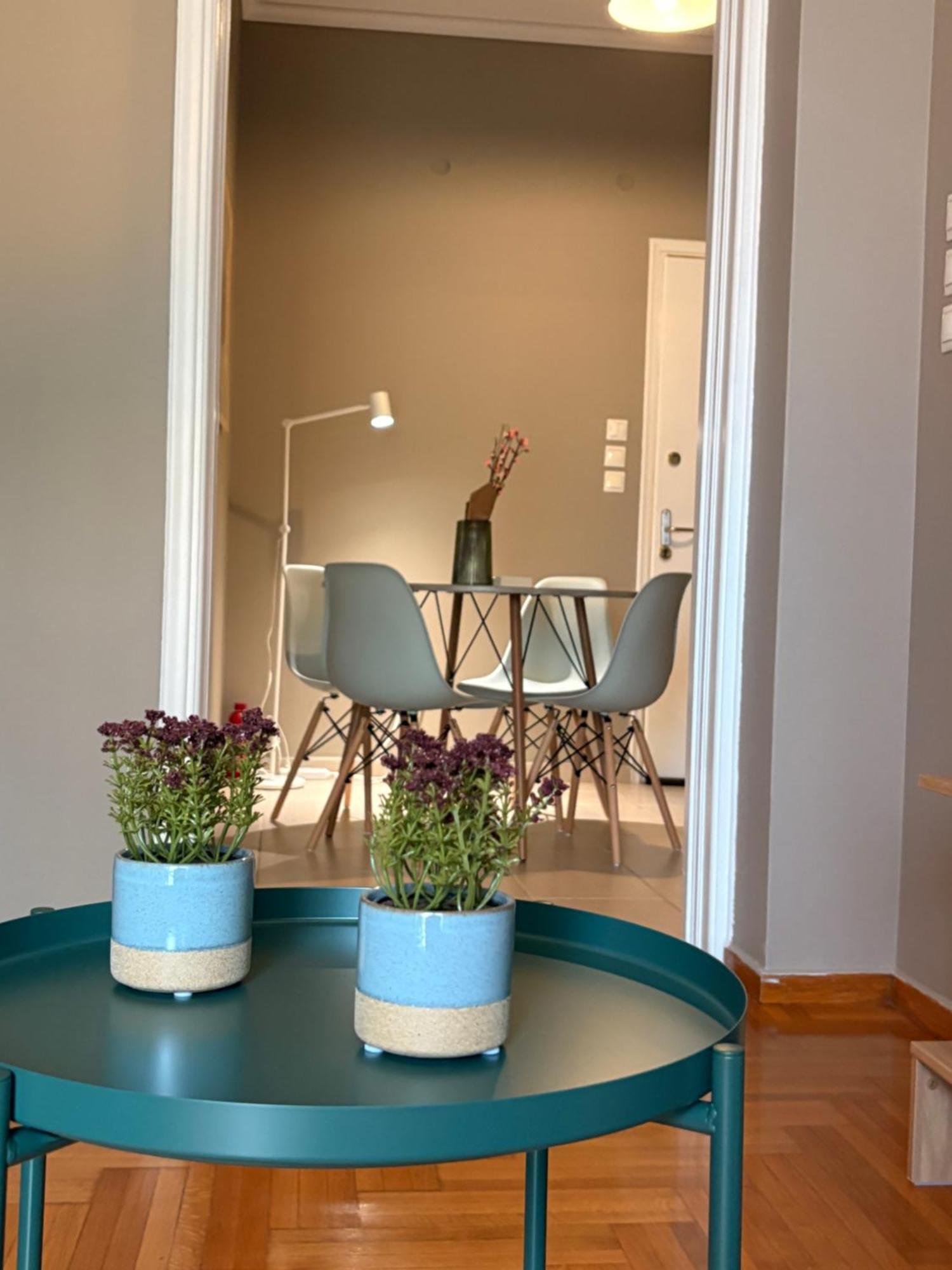 Acropolis, 2bd Erechthiou 21 23 *